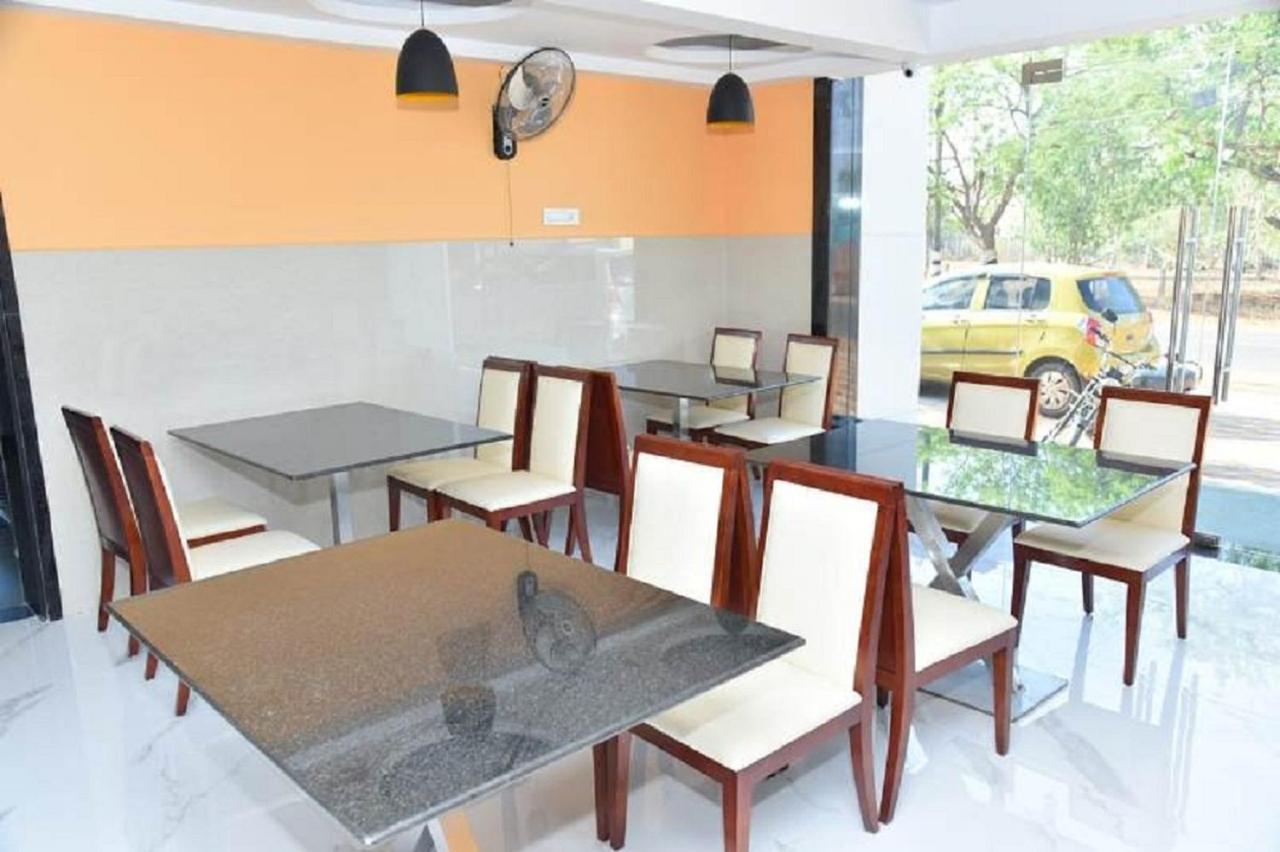 Ganesh Meridian Tiruppattur Exterior foto